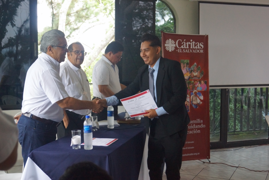 gradución escuela de liderazgo jovenes con proposito 10